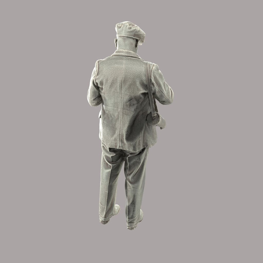 132s-0056 Smart Male Pouring Beer WW2 Era Figure