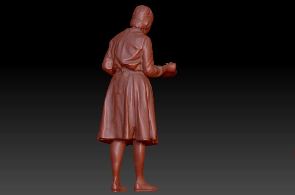 Dsp190 Older Female With Teapot Figure