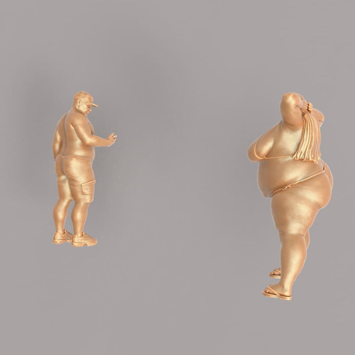 MM040 Large Male with Very large Lady taking Pictures 18 + Figure