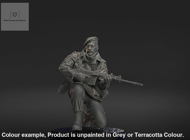 MM2057 Royal Marine Kneeling Figure