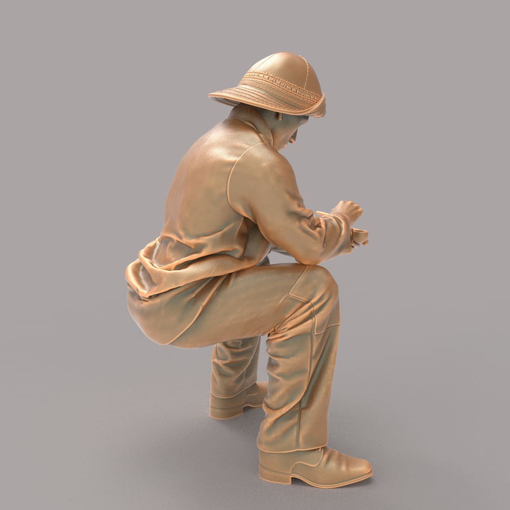 MM940 Fisherman sitting with clay pipe Figure